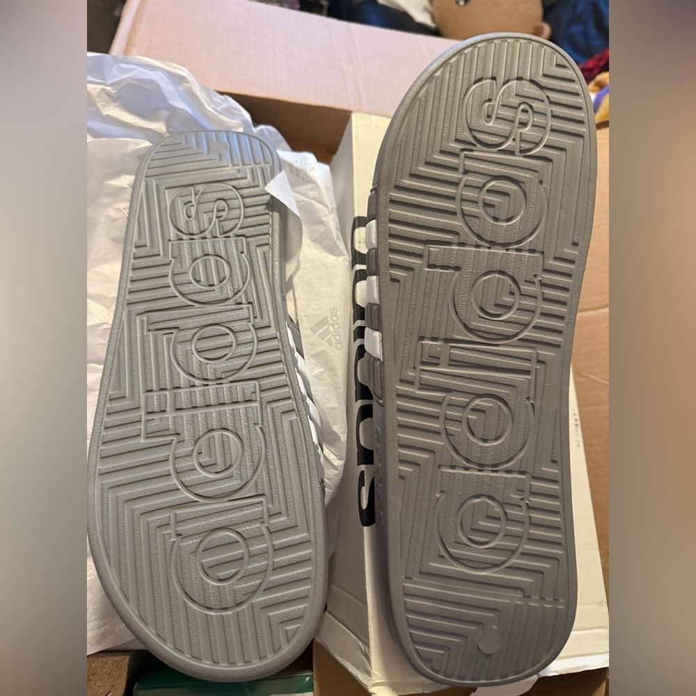 Adidas Adissage Men's Slides Size 18 new with box - Picture 6 of 7
